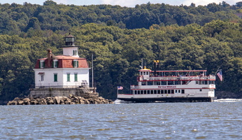 8-30-25 Hudson at Esopus Lighthouse